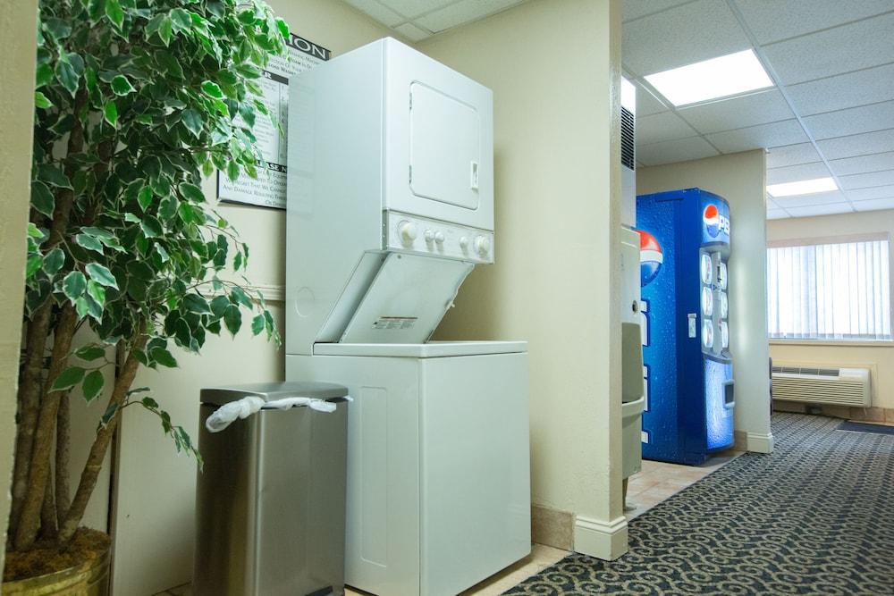 Econo Lodge Inn & Suites Joplin Eksteriør billede