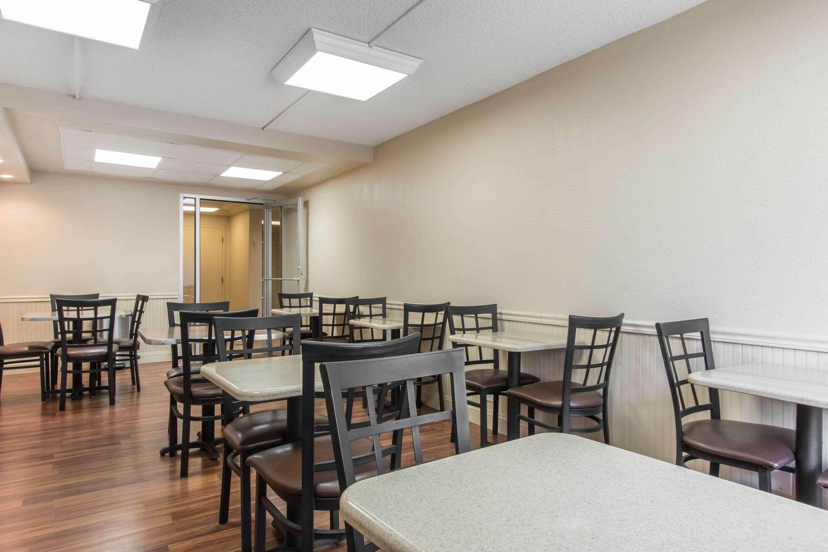 Econo Lodge Inn & Suites Joplin Eksteriør billede